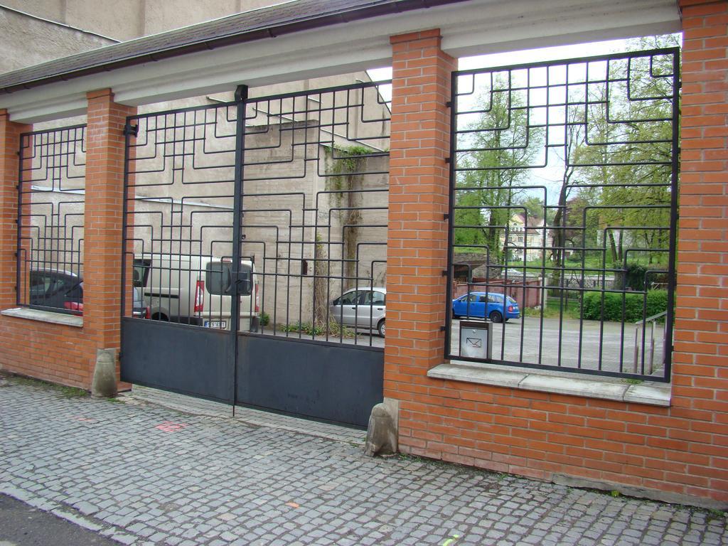 Hotel Pivovar Polička Exterior foto